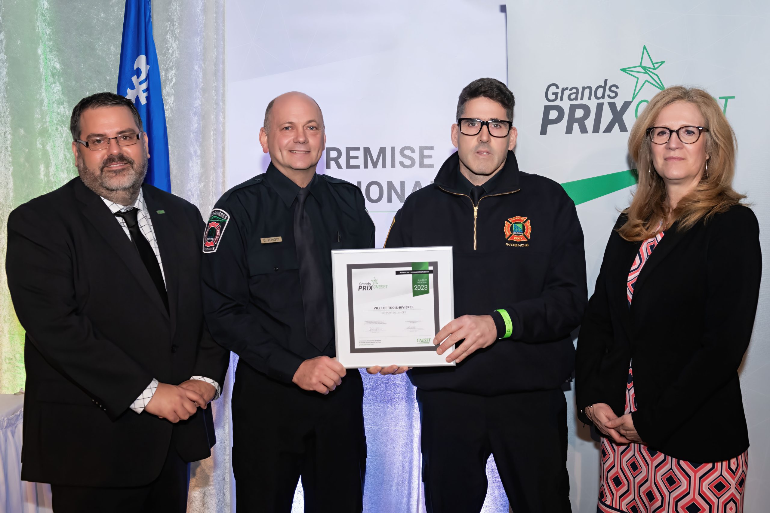 La Direction de la sécurité incendie et civile reçoit le Grand prix CNESST